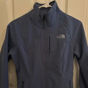 Small north face woman’s insulated wind jacket